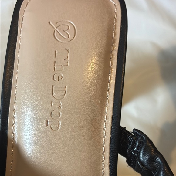 Modern Black Ruched Leather Heels - Picture 2 of 9